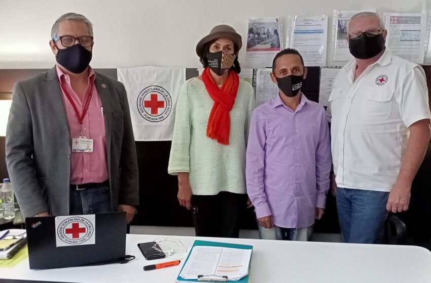  Cruz Roja venezolana dona insumos para periodistas afiliados al IPSP